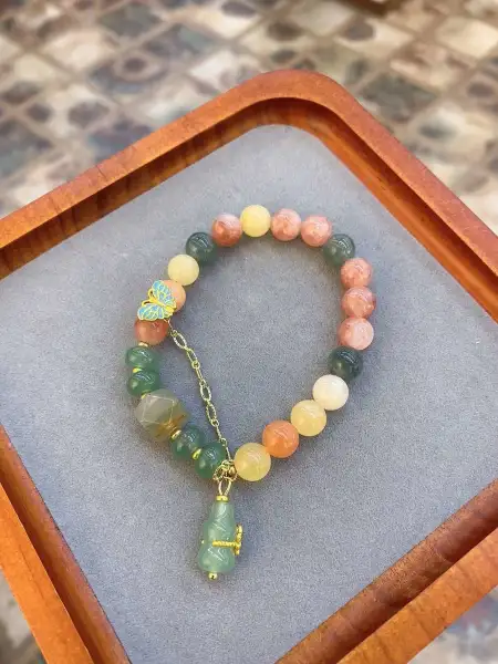 Golden Thread Jade Dongling Butterfly Bracelet Golden Thread Jade Dongling Butterfly Bracelet
